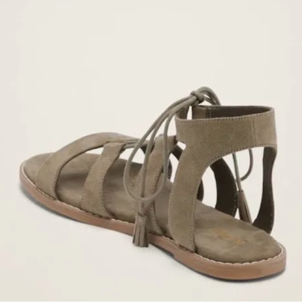 🆕 Old Navy Women’s Faux-Suede Lace-Up Gladiator Sandals Sagebrush 8 - Picture 4 of 15
